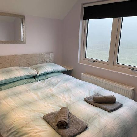 Hanaverian Suit With Amazing Views Of Stud Farm. Driffield Extérieur photo