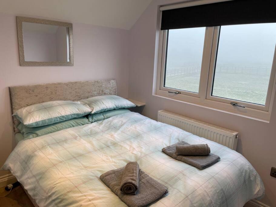 Hanaverian Suit With Amazing Views Of Stud Farm. Driffield Extérieur photo