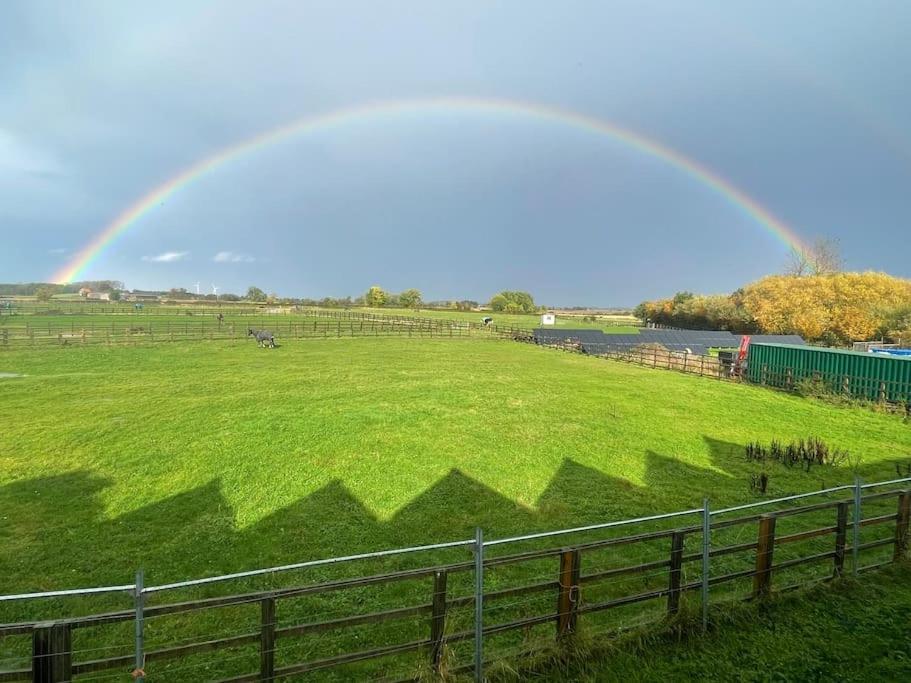 Hanaverian Suit With Amazing Views Of Stud Farm. Driffield Extérieur photo